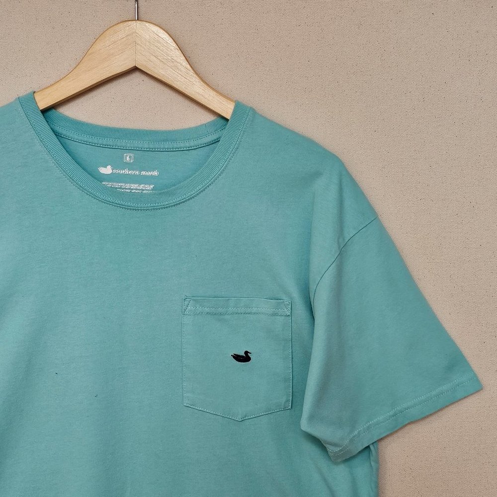 Southern Marsh Embroidered Pocket Tee L